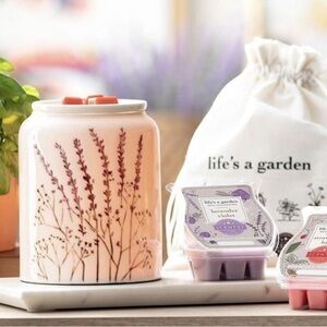 “Happy Herbitat” Lavender Scentsy
Warmer